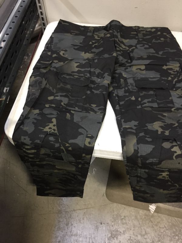 Photo 1 of men's camo army pants size XL