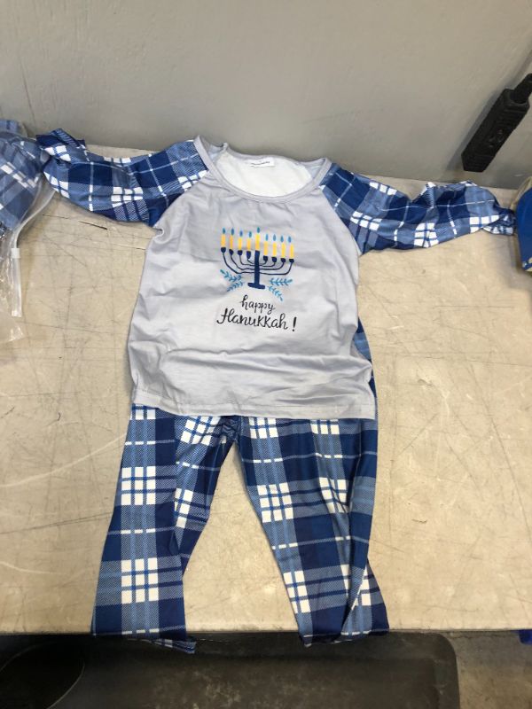 Photo 1 of KIDS SIZE 4 PAJAMA SET 