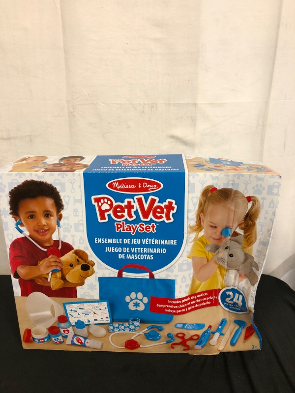 Photo 2 of Melissa & Doug Examine and Treat Pet Vet Play Set (24 pcs)
