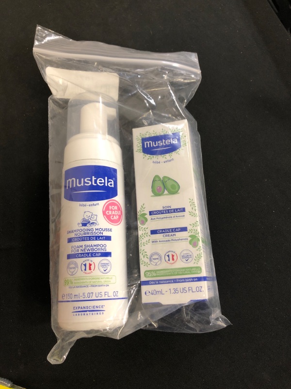 Photo 2 of Mustela Cradle Cap Bundle, Natural Baby Shampoo and Cradle Cap Cream, 2 Items
EXP 06/24