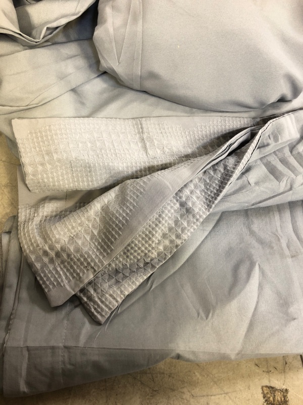 Photo 2 of 5PC BEDDING SET, GREY, SIZE AND BRAND UNKNOWN 