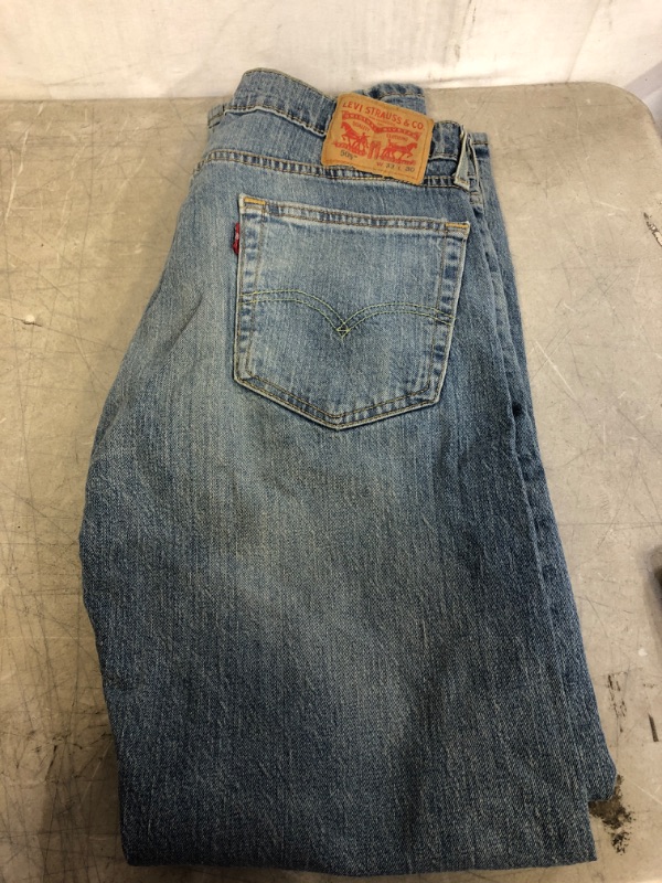 Photo 1 of MEN'S LEVI'S BLUE JEANS SIZE 33X30