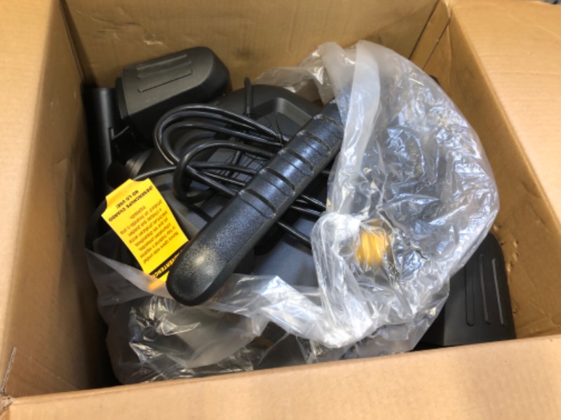 Photo 4 of DEWALT DXV06P 6 gallon Poly Wet/Dry Vac, Yellow
