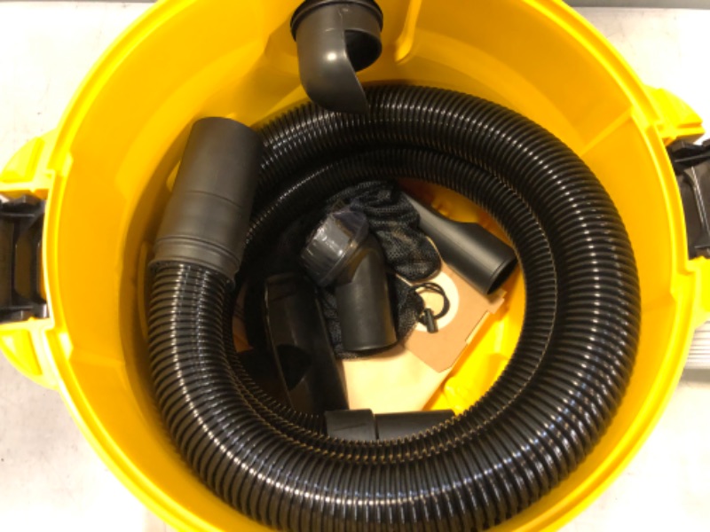 Photo 3 of DEWALT DXV06P 6 gallon Poly Wet/Dry Vac, Yellow

