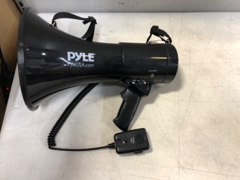 Photo 3 of Pyle Megaphone Speaker PA Bullhorn with Built-in Siren 50 Watts & Adjustable Volume Control Ideal for Football, Baseball, Hockey, Cheerleading Fans & Coaches or for Safety Drills - PMP53IN
