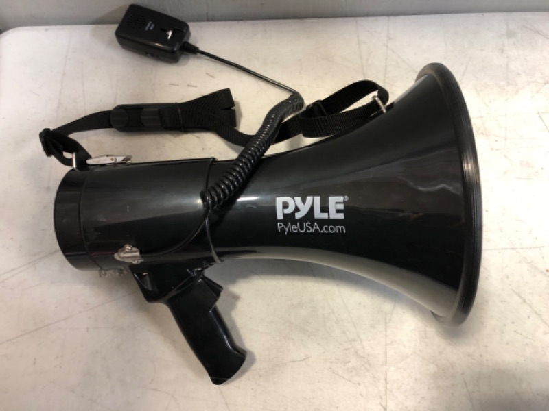 Photo 2 of Pyle Megaphone Speaker PA Bullhorn with Built-in Siren 50 Watts & Adjustable Volume Control Ideal for Football, Baseball, Hockey, Cheerleading Fans & Coaches or for Safety Drills - PMP53IN
