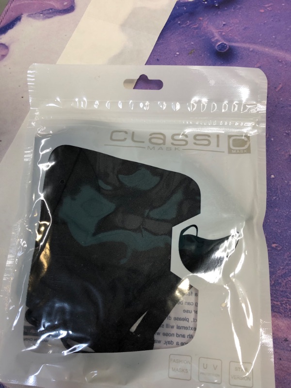 Photo 2 of Classic Mask Neoprene Black
