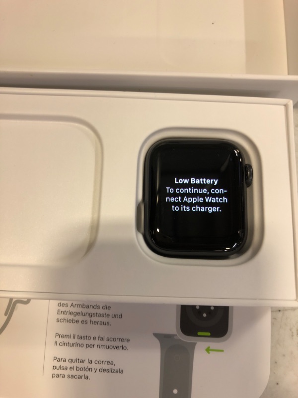 Photo 8 of  Apple Watch Series 6 (Renewed) (GPS, 40mm) - Space Gray Aluminum Case with Black Sport Band - READ CLERK COMMENTS 
