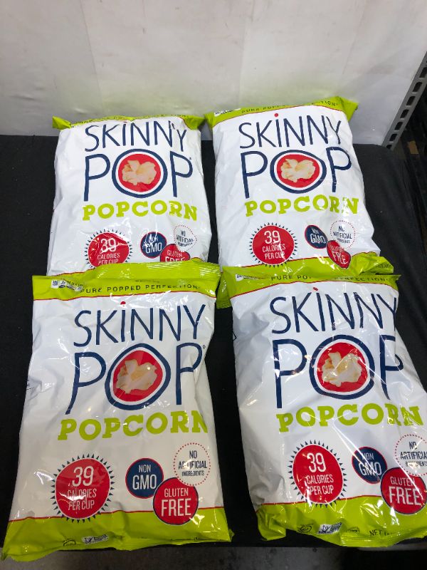 Photo 2 of SkinnyPop Orignal Popcorn, 4.4oz Grocery Size Bags, Skinny Pop, Healthy Popcorn Snacks, Gluten Free
EXP 09/23/21