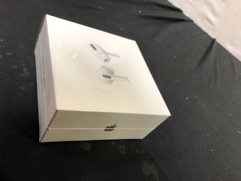 Photo 2 of Apple AirPods Pro
