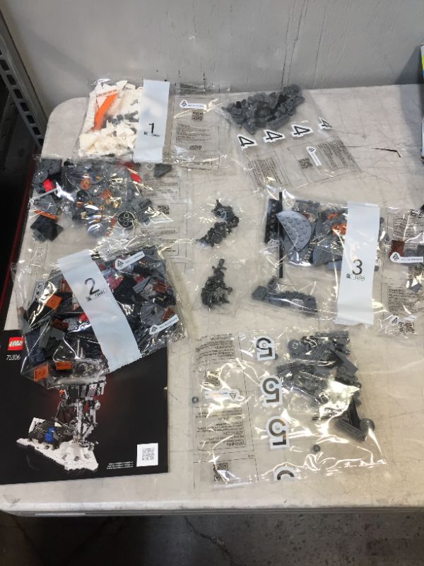 Photo 1 of LEGO Star Wars Imperial Probe Droid Building Set 75306

