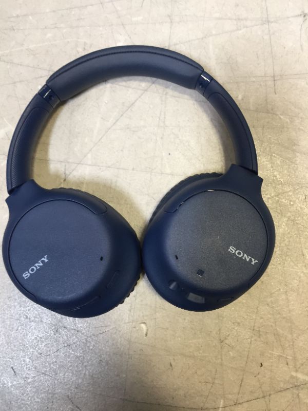 Photo 2 of Sony WH-CH710N - Headphones with mic - full size - Bluetooth - wireless - NFC - active noise canceling - 3.5 mm jack - blue---ITEM IS DIRTY---NO CABLES/CHARGER----
