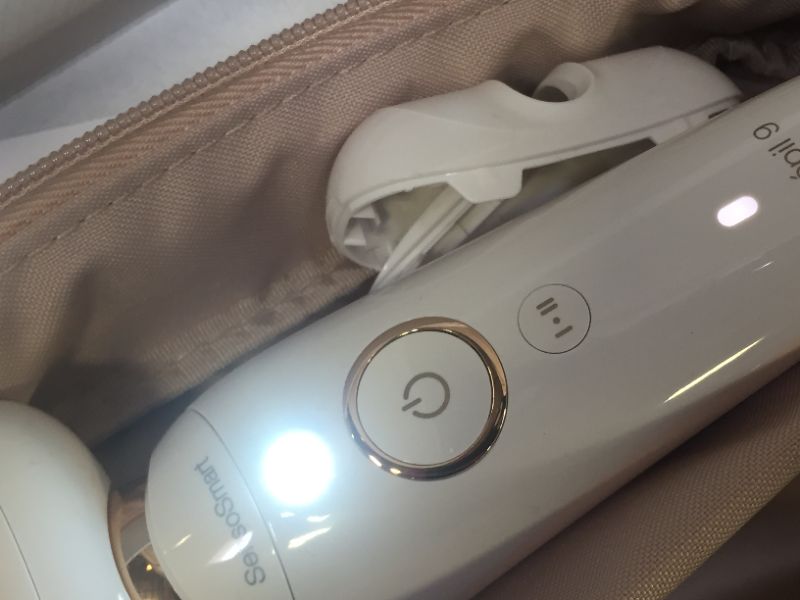 Photo 2 of Braun Silk-épil 9 Flex Cordless Epilator - Gold/White(has some hair)
