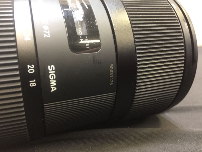 Photo 6 of Sigma 18-35mm F1.8 Art DC HSM Lens for Canon, Black (50981126)the lens is broken
