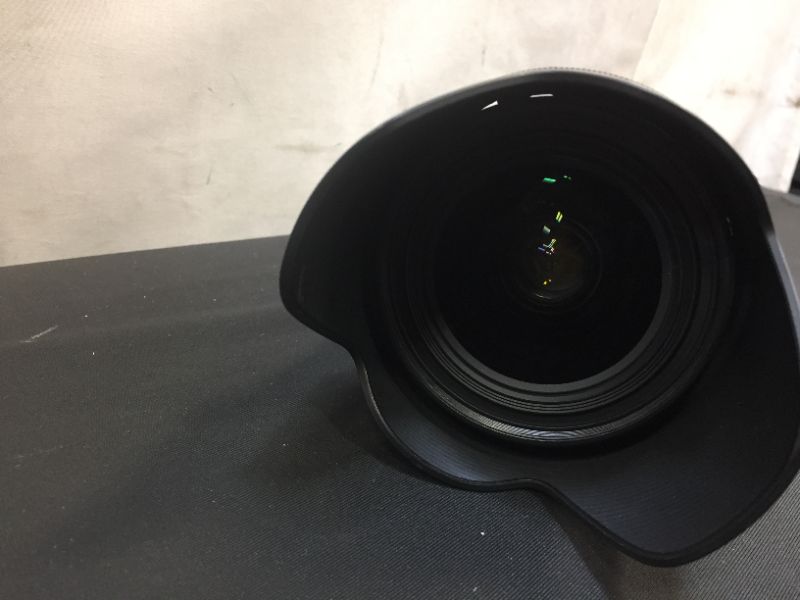 Photo 3 of Sigma 18-35mm F1.8 Art DC HSM Lens for Canon, Black (50981126)the lens is broken
