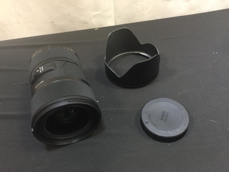 Photo 5 of Sigma 18-35mm F1.8 Art DC HSM Lens for Canon, Black (50981126)the lens is broken
