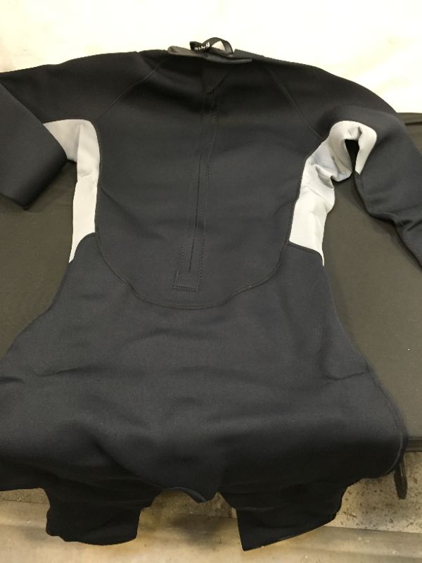 Photo 3 of dark lighting size 2xl wetsuit 