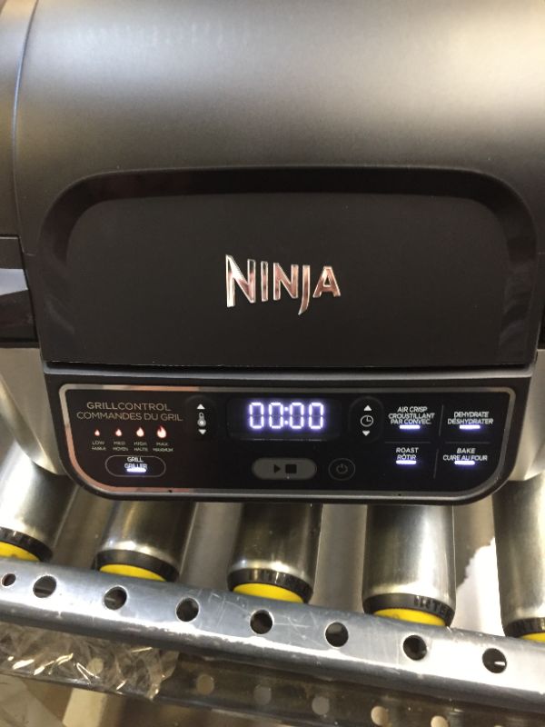 Photo 2 of Ninja Foodi AG301 4qt Indoor Grill and Air Fryer - Black-----MISSING ALL THE INSIDE COMPARMENTS 
