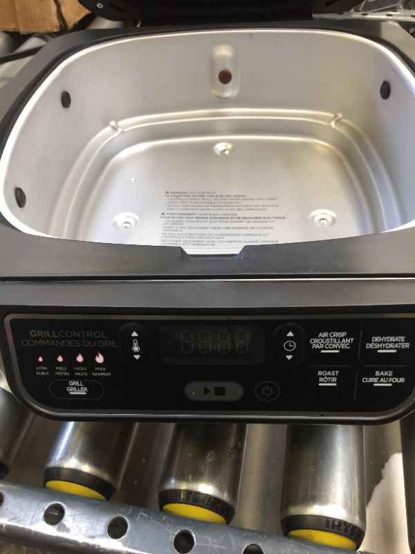 Photo 3 of Ninja Foodi AG301 4qt Indoor Grill and Air Fryer - Black-----MISSING ALL THE INSIDE COMPARMENTS 
