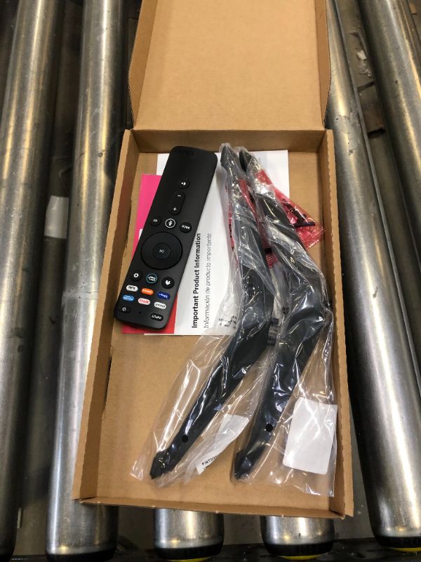 Photo 1 of VIZIO 50-Inch M6 Series Premium 4K UHD Quantum Color LED HDR Smart TV with Apple AirPlay and Chromecast Built-in, Dolby Vision, HDR10+, HDMI 2.1, Variable Refresh Rate, M50Q6-J01, 2021 Model SELLING FOR PARTS HEAVY ARTIFACTING
