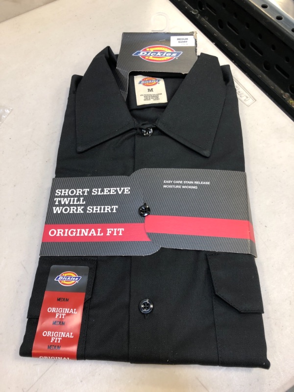 Photo 2 of Dickies Men's Short Sleeve Work Shirt - MEDIUM 
