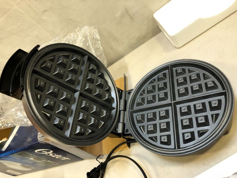 Photo 5 of Oster CKSTWF2000 Ss Belgian Waffle Maker
