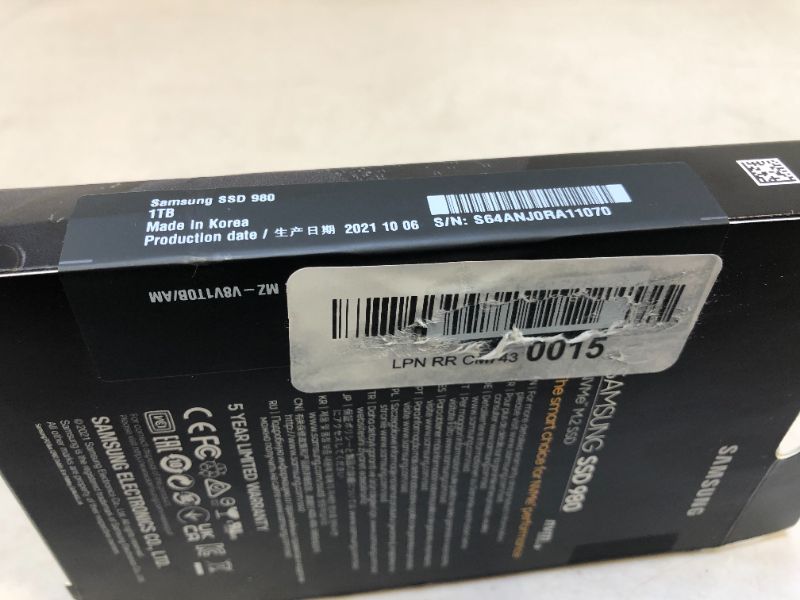 Photo 6 of (Band New Factory Sealed)SAMSUNG 980 M.2 2280 1TB PCI-Express 3.0 x4, NVMe 1.4 V-NAND MLC Internal Solid State Drive (SSD) MZ-V8V1T0B/AM
