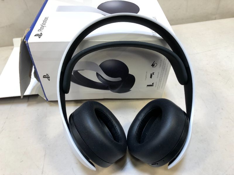 Photo 1 of Sony Pulse 3D Wireless Gaming Headset for PlayStation 5

