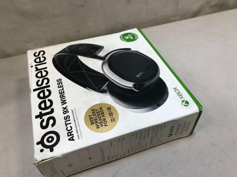 Photo 7 of SteelSeries Arctis 9X Wireless Gaming Headset for Xbox
