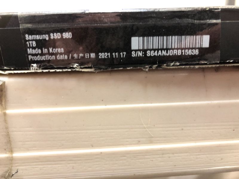 Photo 3 of SAMSUNG 980 M.2 2280 1TB PCI-Express 3.0 x4, NVMe 1.4 V-NAND MLC Internal Solid State Drive (SSD) MZ-V8V1T0B/AM
