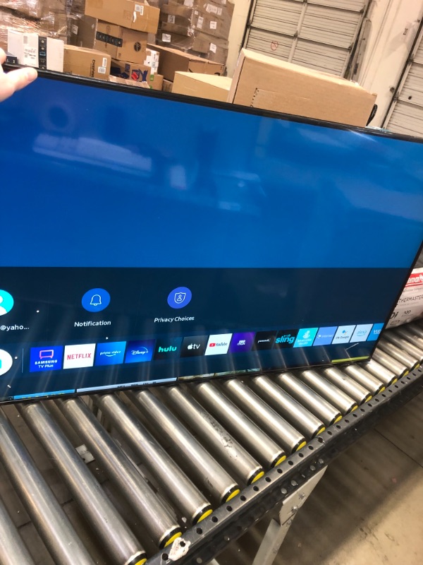 Photo 7 of Samsung - 50" Class 8000 Series LED 4K UHD Smart Tizen TV
