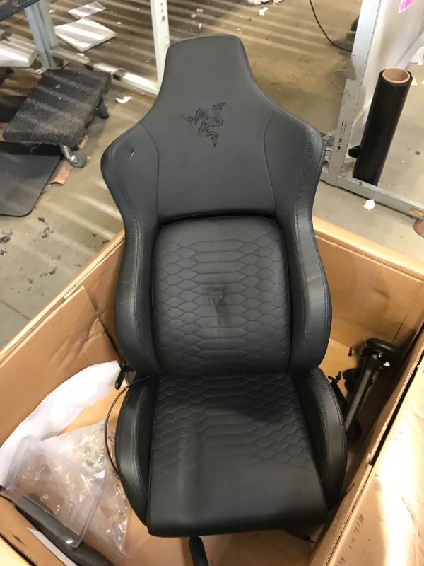 Photo 7 of Razer - Iskur Gaming Chair with Built In Lumbar Support - Black