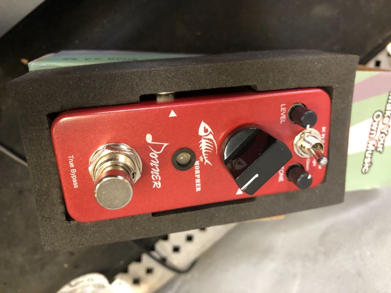 Photo 2 of Donner Octave Guitar Pedal, Harmonic Square Digital Octave Pedal Pitch Shifter 7 Shift Types 3 Tone Modes Sharp Detune Flat True Bypass
