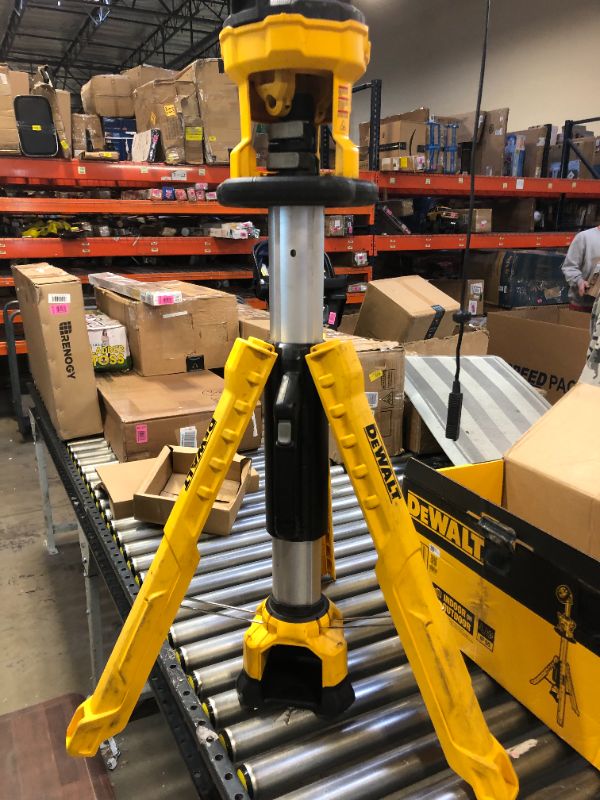 Photo 6 of DeWalt DCL079B 20V Max Cordless Tripod Light