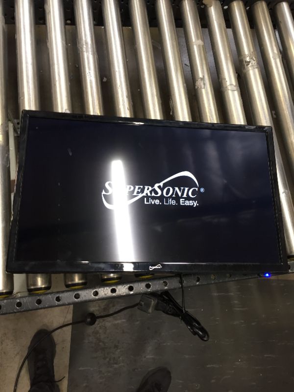 Photo 2 of Supersonic SC-2411 12 Volt AC/DC Widescreen Full 1080P HD LED TV
