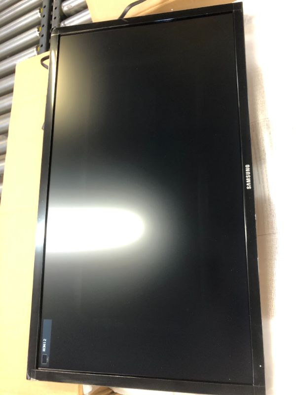 Photo 2 of SAMSUNG UE570 28Inch UHD Monitor 