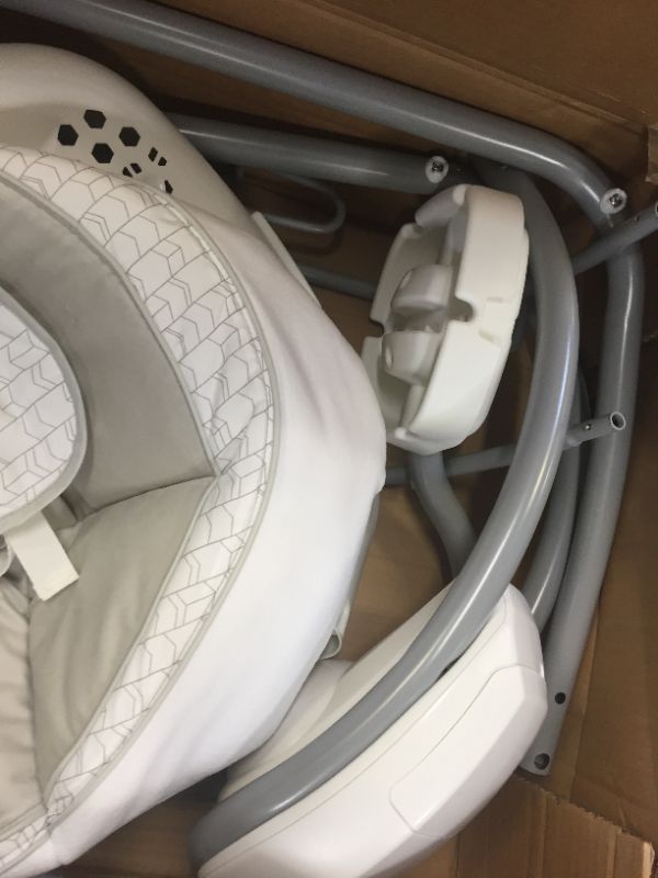 Photo 3 of Graco DuetConnect LX Swing and Bouncer, Redmond
