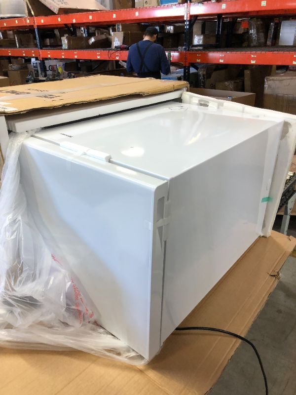 Photo 2 of Smad 3.5 Cu. Ft. Chest Freezer Portable Small Freezer Deep with Basket for Home Kitchen Restaurant Hotel Ice Cream Shop Grocery Store, White
