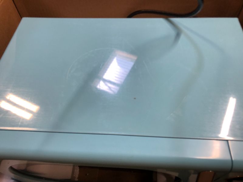 Photo 3 of Galanz Glcmka07ber-07 Countertop Microwave Retro 0.7 Cu ft 700W, Blue, SCUFFS ON TOP 