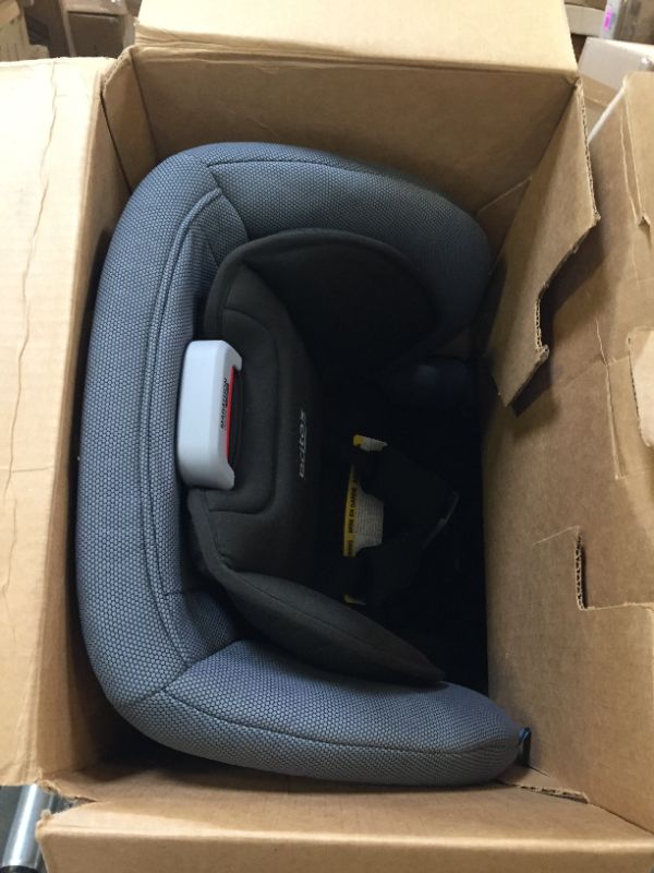 Photo 3 of Britax Boulevard ClickTight Convertible Car Seat, Circa
