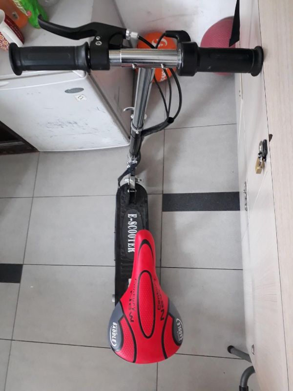 Photo 1 of (Century New) E-Scooter

