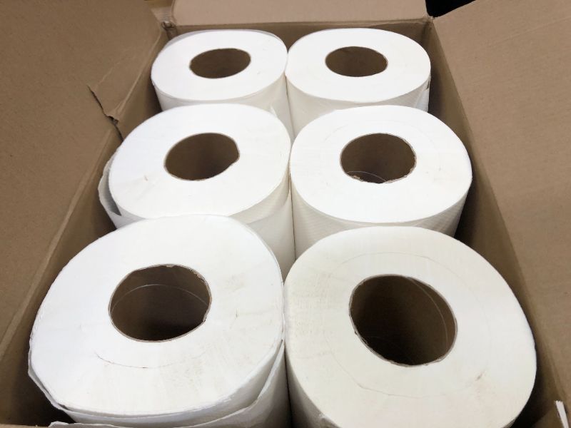 Photo 2 of Amazoncommercial Essentials Center Pull Towels 600 Towels Per Roll 6 Rolls
