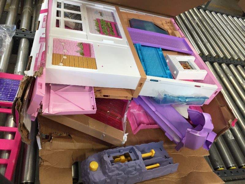 Photo 2 of Barbie Dreamhouse Dollhouse with Wheelchair Accessible Elevator
(( OPEN BOX ))
** COUPLE ACCESSORIES DAMAGED & MISSING PARTS **