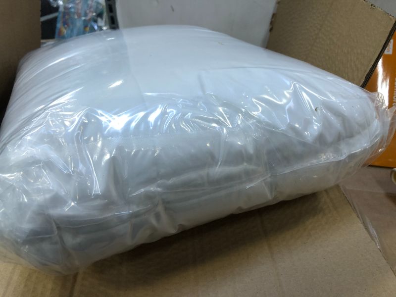 Photo 3 of All-Season White Down Alternative Twin Size Quilted Comforter

