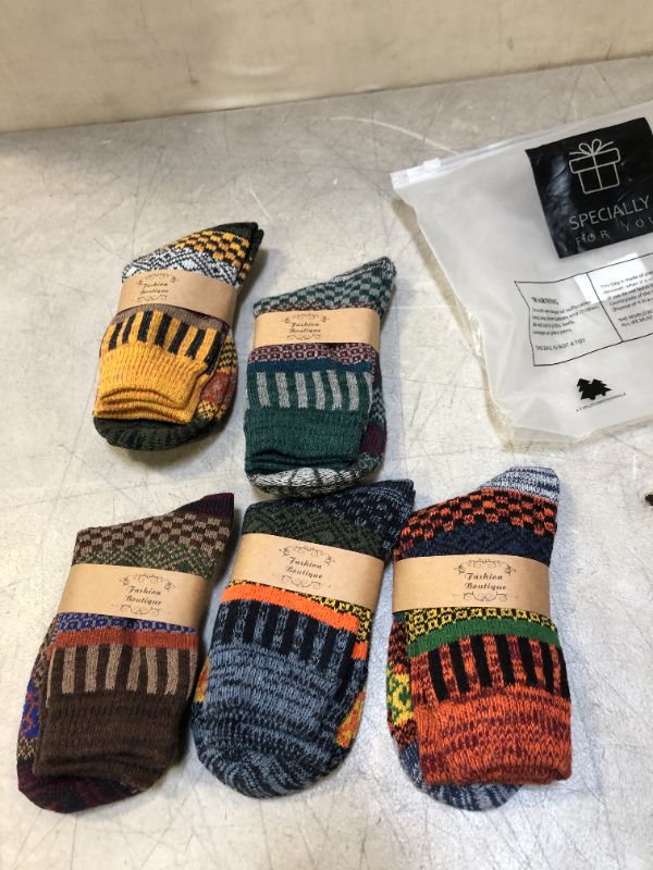 Photo 2 of Justay 5 Pairs Winter Womens Wool Socks Vintage Warm Socks Thick Cozy Socks Knit Casual Crew Socks Gifts for Women