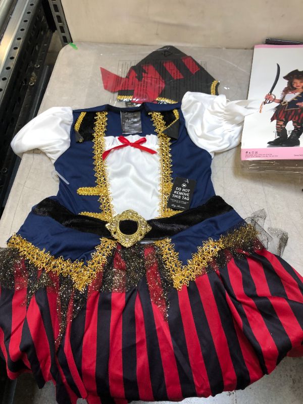 Photo 3 of 
Enchanted costumes Caribbean pirate size m ( 7- 10 ) 