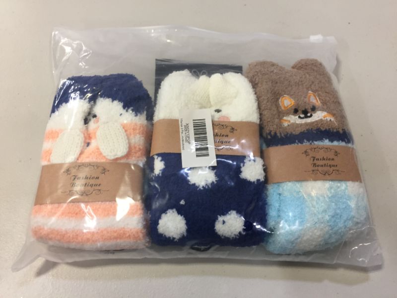Photo 2 of 3 Pairs Womens Fuzzy Socks Cozy Winter Warm Fluffy Soft Cute Animal Fuzzy Home Slipper Socks
SIZE SMALL