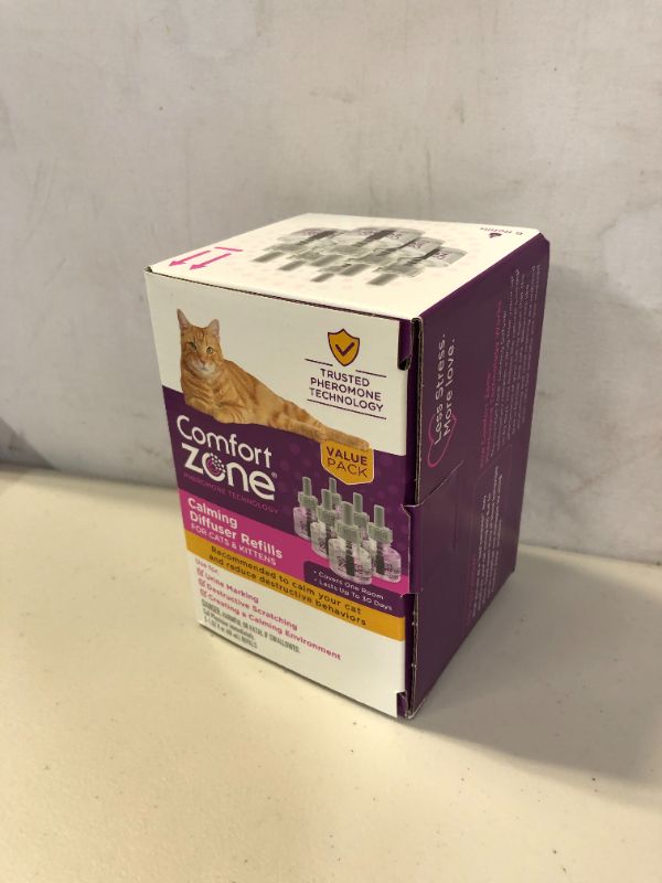 Photo 2 of 6 Refills | Comfort Zone Cat Calming Diffuser Refill (Value Pack) for a Calm Home | Veterinarian Recommend | De-Stress Your Cat and Reduce Spraying, Scratching, & Other Problematic Behaviors
