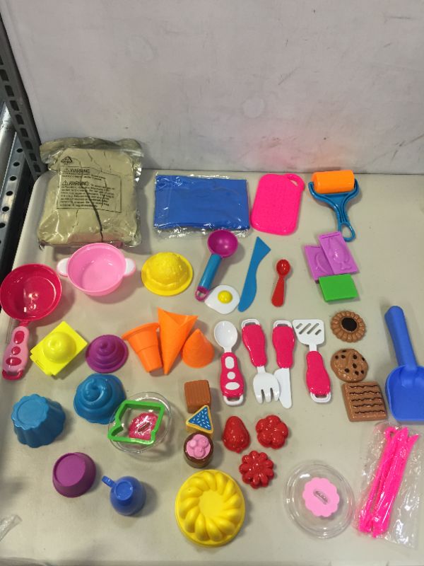 Photo 1 of KIDS PLAY SAND WITH ACCESSORIES (CRACK ON ONE OF THE PANS)