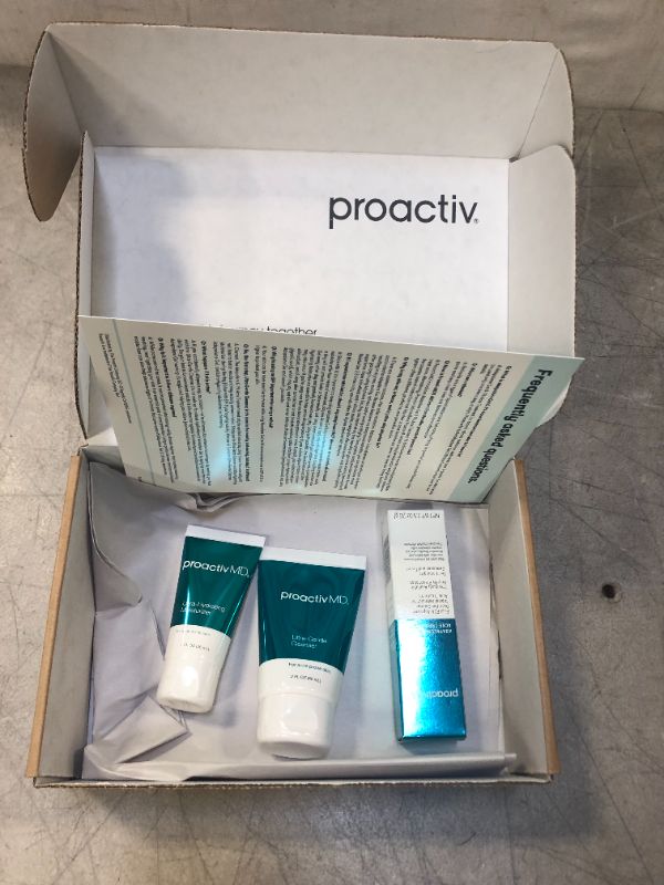 Photo 1 of 3 pcs proactive gift set 